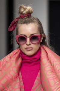 detail-defile-laura-biagiotti-automne-hiver-2019-2020-milan-detail-165.thumb.jpg.f2e84a63f3959d5c2c787a281bd72744.jpg