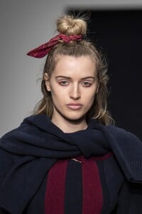 detail-defile-laura-biagiotti-automne-hiver-2019-2020-milan-detail-191.thumb.jpg.41d30a1d2d7c816bb5a35a9081b80bfd.jpg