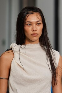 detail-defile-sportmax-printemps-ete-2021-milan-detail-107.thumb.jpg.3c164bfd296b06e5c44e3144bc86a93d.jpg