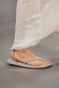 detail-defile-sportmax-printemps-ete-2021-milan-detail-141.thumb.jpg.a79f59d0b74e3f28a57c6259a2602eeb.jpg