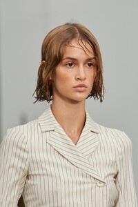 detail-defile-sportmax-printemps-ete-2021-milan-detail-18.thumb.jpg.012a8b55d24ff7ee2fb80141cdfb17e3.jpg