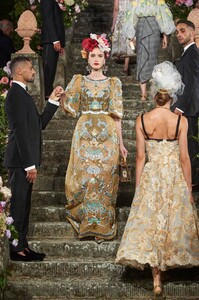 dolcegabbana_altamoda_firenze2020_catwalk-19.thumb.jpg.b127f9a1164f1378579925f007a0b27e.jpg