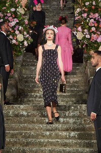 dolcegabbana_altamoda_firenze2020_catwalk-60.thumb.jpg.5bd5eda8eb49d21c25579b5d41d16547.jpg