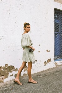 dresses-isle-dress---moss-3_720x.jpg