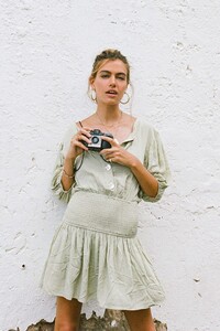 dresses-isle-dress---moss-5_720x.jpg