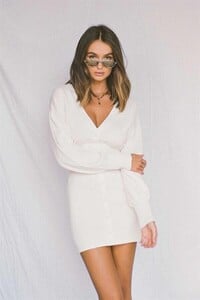 dresses-kaia-dress-4_720x.thumb.jpg.45ba44c17913cf7258169e37ded536fa.jpg