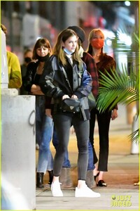 dylan-sprouse-barbara-palvin-out-with-friends-64.jpg