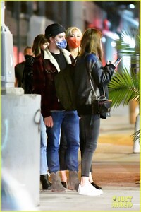 dylan-sprouse-barbara-palvin-out-with-friends-70.jpg