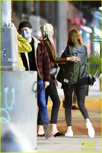 dylan-sprouse-barbara-palvin-out-with-friends-74.jpg