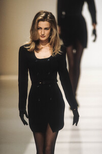 emporio-armani-fw-1991-1.thumb.jpg.36f6298ca18c74b3bfed645742295a97.jpg