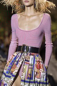 etro-clp-rs21-2458.thumb.jpg.cfd7849e097e43d59ff5c2013c2953c0.jpg