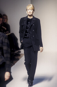 jil-sander-fw-1993-1.thumb.jpg.28df9609f3885a4f7269d0b2b551f2d5.jpg