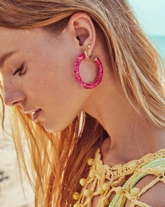 kendra-scott-sonnie-hoop-earring-deep-blush-quartz-02-lg_result.jpg