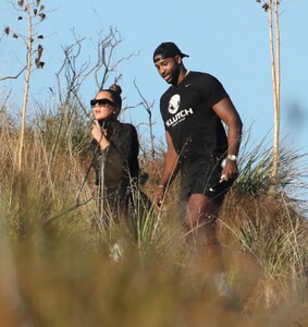 khloe-kardashian-with-tristan-thompson-filming-kuwtk-in-malibu-hills-09-02-2020-10.jpg