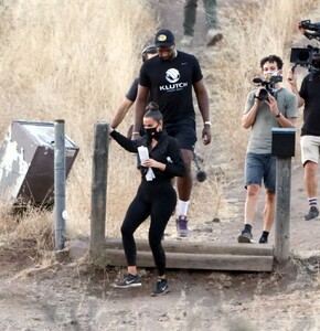 khloe-kardashian-with-tristan-thompson-filming-kuwtk-in-malibu-hills-09-02-2020-9.jpg