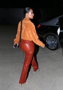 kim-kardashian-in-leather-and-suede-malibu-08-31-2020-1.jpg