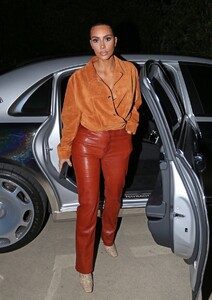 kim-kardashian-in-leather-and-suede-malibu-08-31-2020-2.jpg