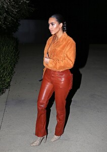kim-kardashian-in-leather-and-suede-malibu-08-31-2020-4.jpg