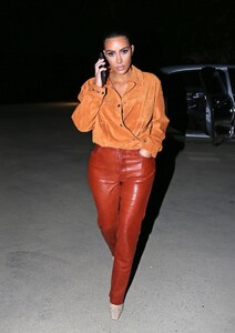 kim-kardashian-in-leather-and-suede-malibu-08-31-2020-5.jpg