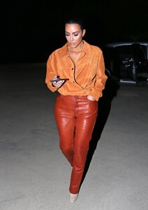 kim-kardashian-in-leather-and-suede-malibu-08-31-2020-6.jpg