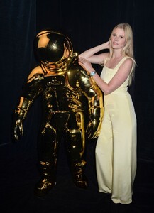 lara-stone-at-omega-50th-anniversary-moon-landing-dinner-in-london-07-11-2019-0.jpg