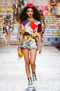look11-1502a7.thumb.jpg.b379e2956ca4ec21f50e1036ec2a375b.jpg