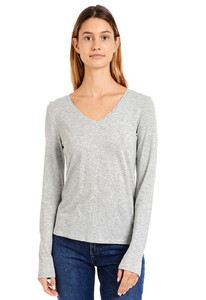 marcy_vneck_grey_0669.jpg