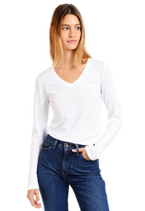 marcy_vneck_white_0445.jpg