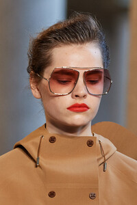 max-mara-clp-rs21-2342.thumb.jpg.367505b2d48dc02a2a5e2e10e4310293.jpg