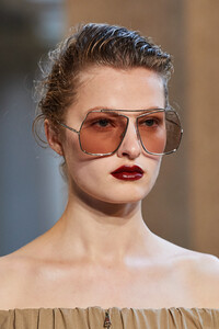 max-mara-clp-rs21-2691.thumb.jpg.87cad6c503f18abba5b0499af2eb52a9.jpg