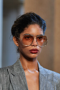 max-mara-clp-rs21-2737.thumb.jpg.b3a0cb19ad7d414cd8d38807d5937876.jpg