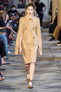 max-mara-rs21-0106.thumb.jpg.6b97f15a9434beb2d1a2f4bea142b560.jpg