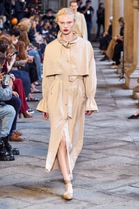 max-mara-rs21-0387.thumb.jpg.668dc23e8f81cc563eec46447c6ed136.jpg