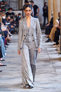 max-mara-rs21-0452.thumb.jpg.40937d79939e56086719062037820448.jpg