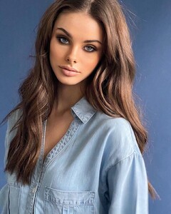 meika-woollard-by.dyln-june-2020-campaign-more-photos-0.thumb.jpg.1fa1dc280abf60bd0ae19a5c6e6b7023.jpg