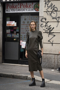 milano-str-rs21-4121.thumb.jpg.258f733a09bc2d7c86c1da034d1a79c8.jpg