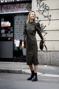 milano-str-rs21-4152.thumb.jpg.fcf7f9297eae317a836889c66cee2d48.jpg