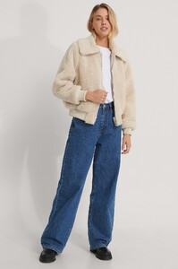 nakd_cropped_teddy_jacket_1018-005353-0005_04c.jpg