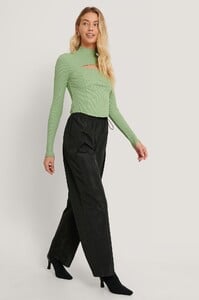 nakd_cut_out_detail_top_1660-000474-0010_04c.jpg