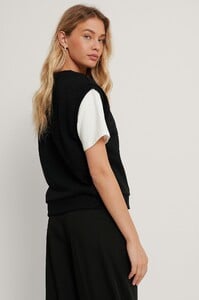 nakd_sweatshirt_vest_1660-000516-0002_02b.jpg