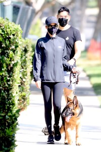 nicole-richie-walks-her-dog-in-beverly-hills-09-03-2020-2.jpg