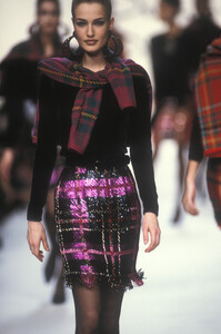 oscar-de-la-renta-fw-1991-2.thumb.jpg.3eee04cab3408a1af812c00186f76c1d.jpg