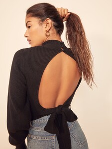 osteria-sweater-black-1.jpg
