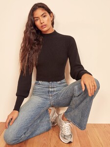 osteria-sweater-black-2.jpg