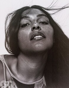 paloma-elsesser-gq-september-2020-08bc1cd3a222c1da25c26c676a9518e814_thumb.jpg