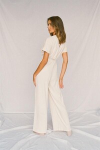 playsuits-lylah-jumpsuit-3_720x.thumb.jpg.eb718e602bb2844b5dac4559f1c4fe79.jpg