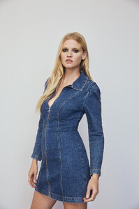 reformation-fall-ref-jeans-denim-sustainability-eco-friendly-collection-lara-stone-8.jpg