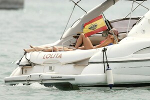 rita-ora-bikini-ibiza-septembre-2020-21.jpg