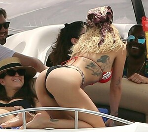 rita-ora-bikini-ibiza-septembre-2020-23.jpg