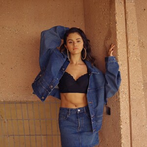 selenagomez-20200918-0006__14_.jpg